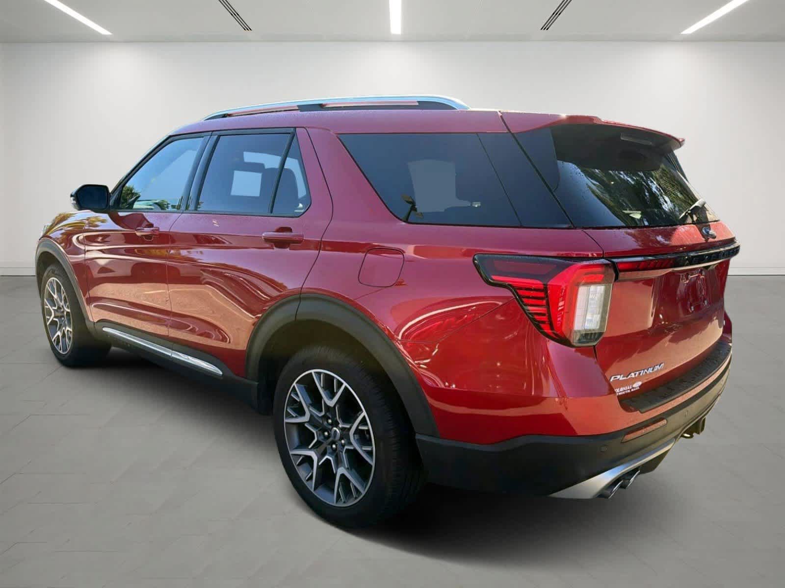 Used 2025 Ford Explorer Platinum w/ Ultimate Package AWD/4WD image 2