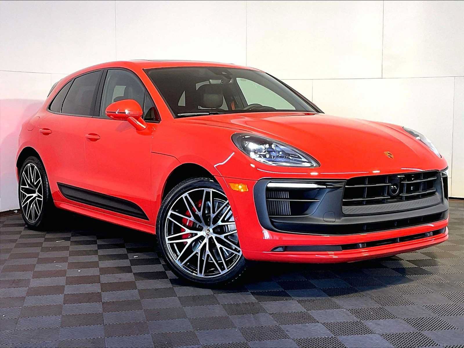Certified 2026 Porsche Macan GTS AWD/4WD image 9
