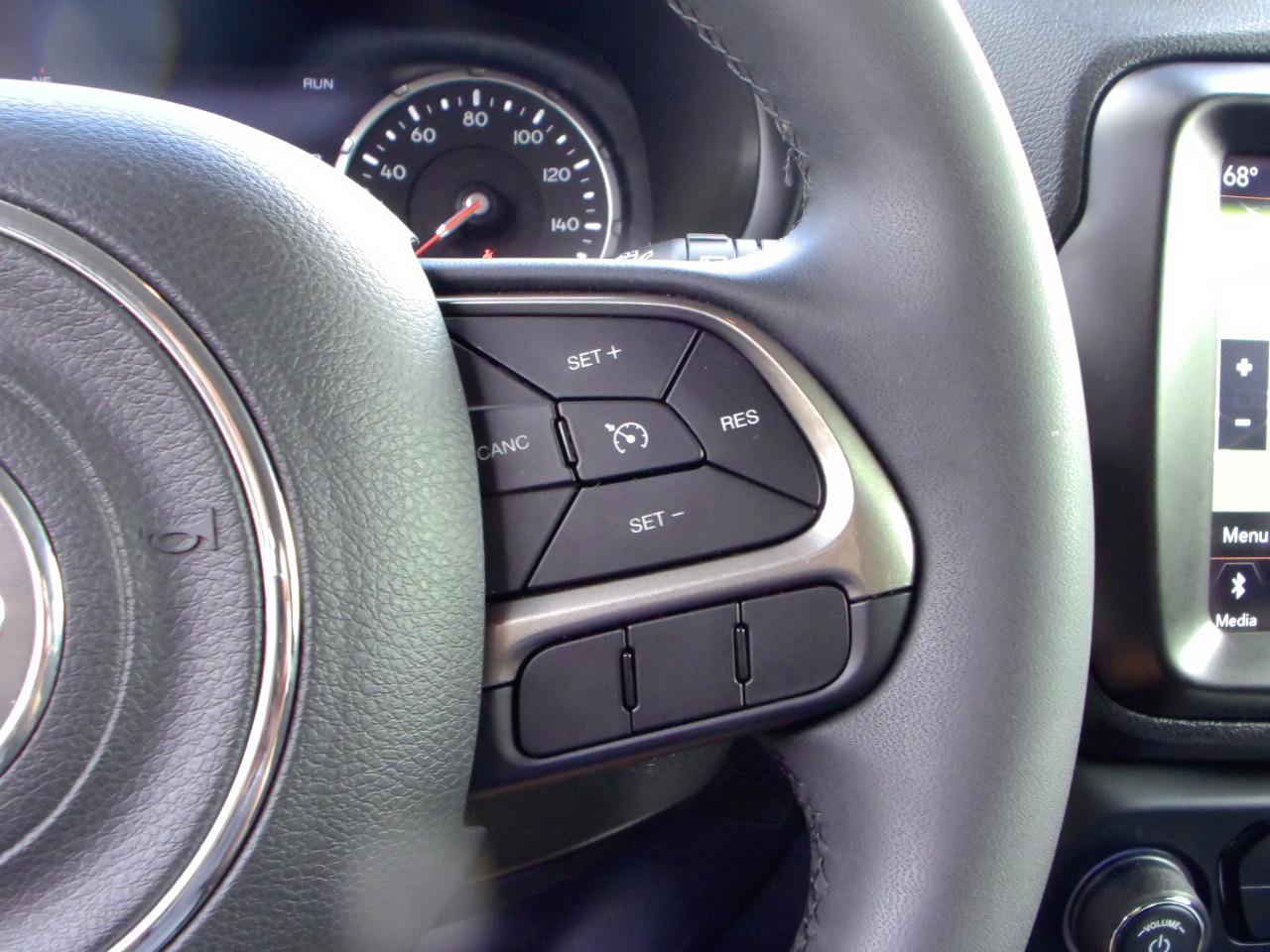Used 2022 Jeep Renegade Latitude AWD/4WD image 17