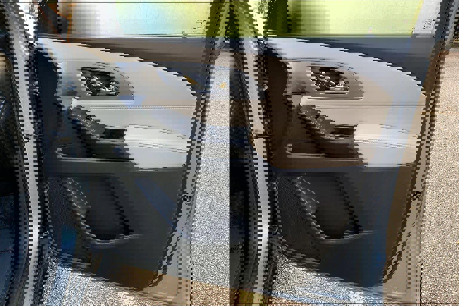 Used 2023 Chevrolet Traverse LT image 21