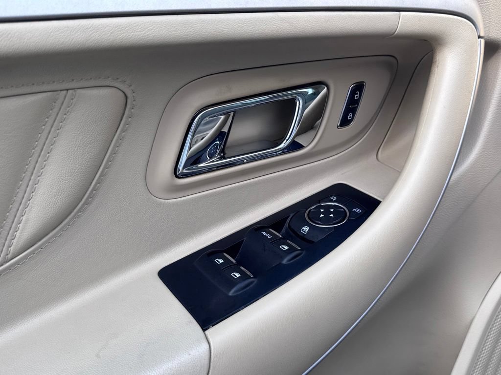 Used 2018 Ford Taurus SE FWD image 9