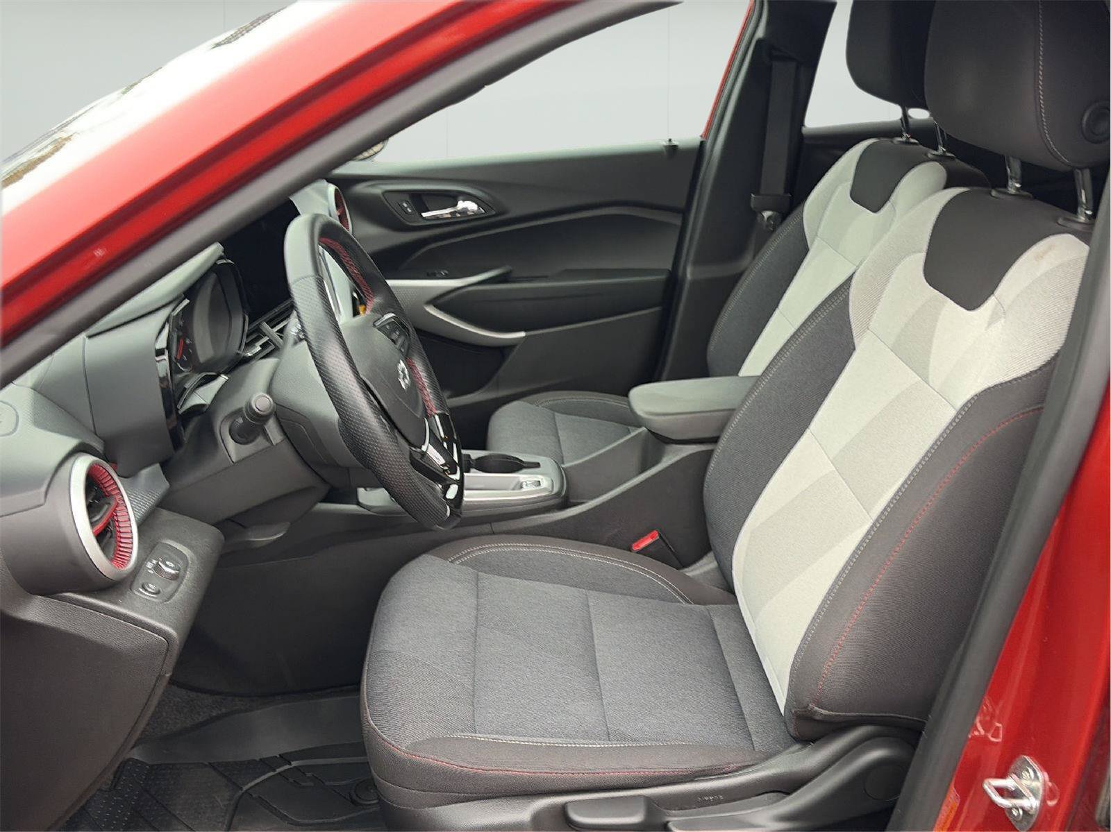 Certified 2024 Chevrolet Trax RS w/ Driver Confidence Package FWD image 12