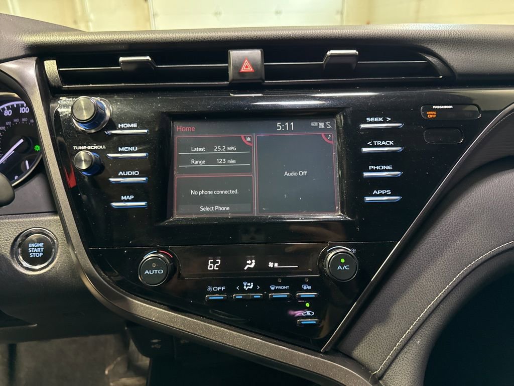 Used 2019 Toyota Camry SE w/ Convenience Package image 16