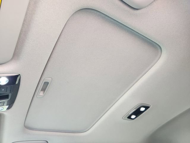 Used 2023 Kia Niro SX Touring image 23