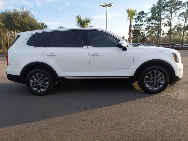 Used 2023 Kia Telluride LX image 4