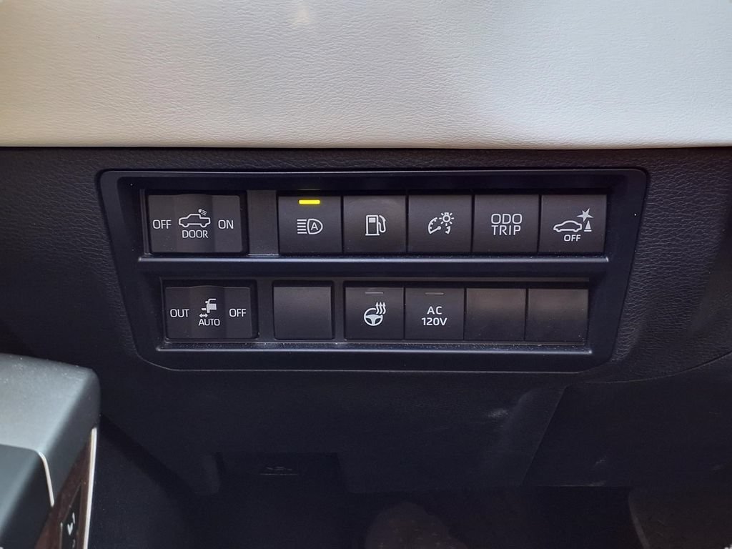 Used 2024 Toyota Tundra Capstone AWD/4WD image 19