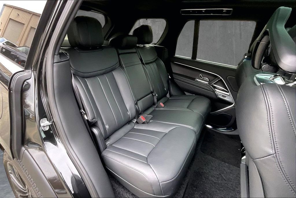 New 2026 Land Rover Range Rover SE image 10