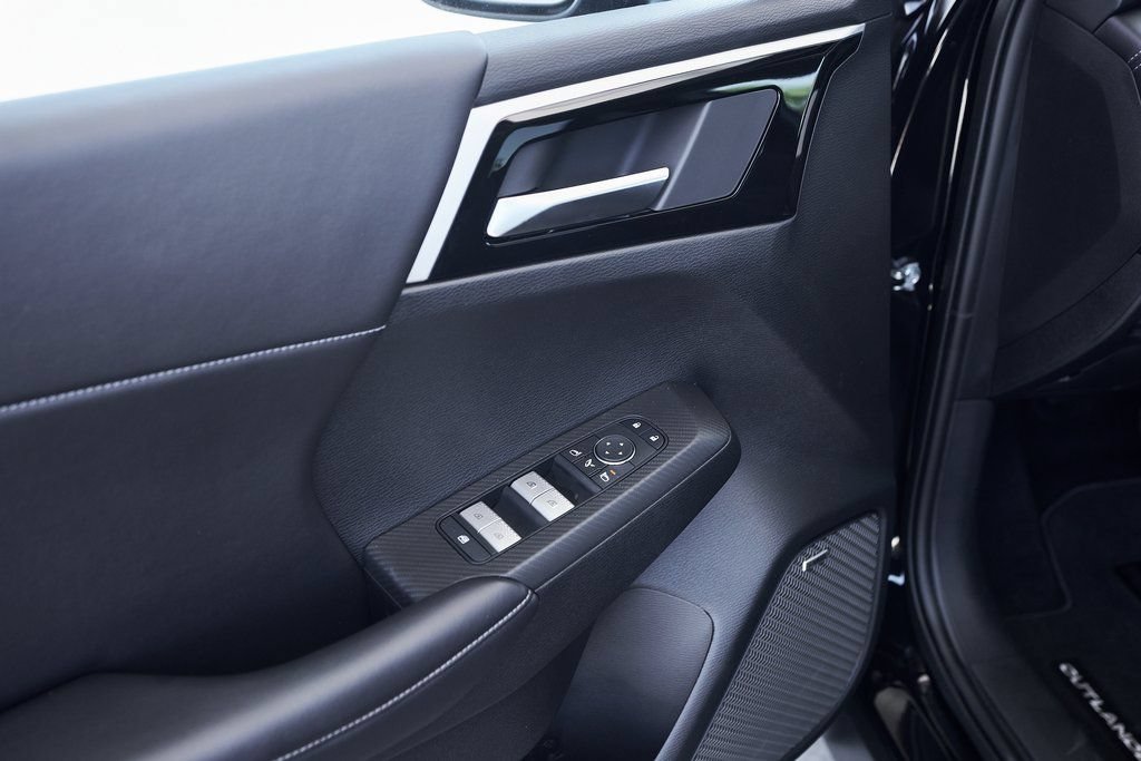 Used 2025 Mitsubishi Outlander SE FWD image 19
