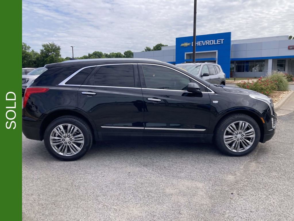 Used 2018 Cadillac XT5 Premium Luxury FWD image 2
