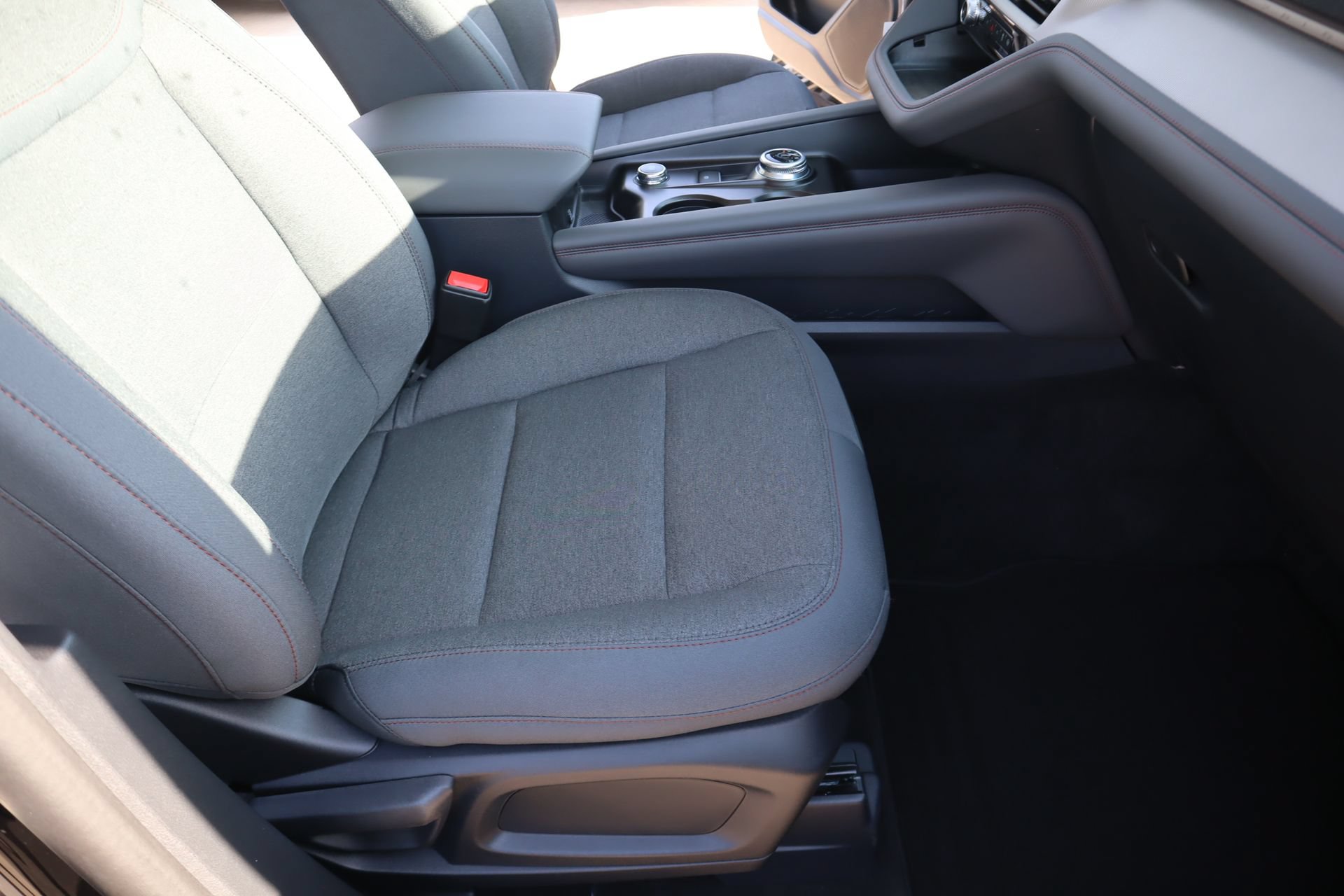 New 2026 Ford Explorer Active AWD/4WD image 14