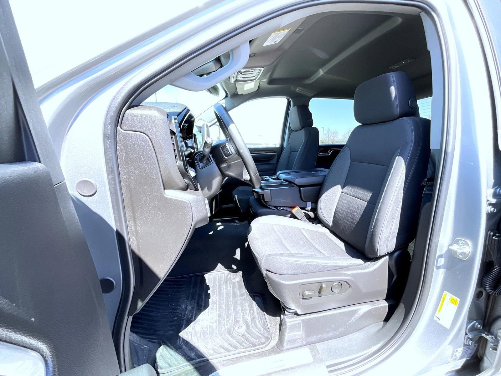 Used 2025 Chevrolet Silverado 2500 LT w/ Convenience Package image 10