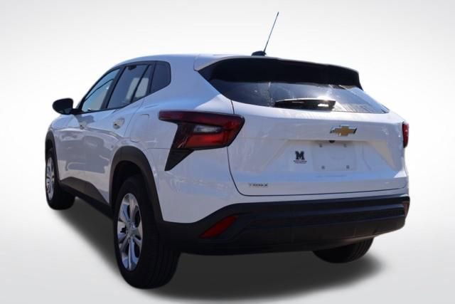 Certified 2025 Chevrolet Trax LS image 9
