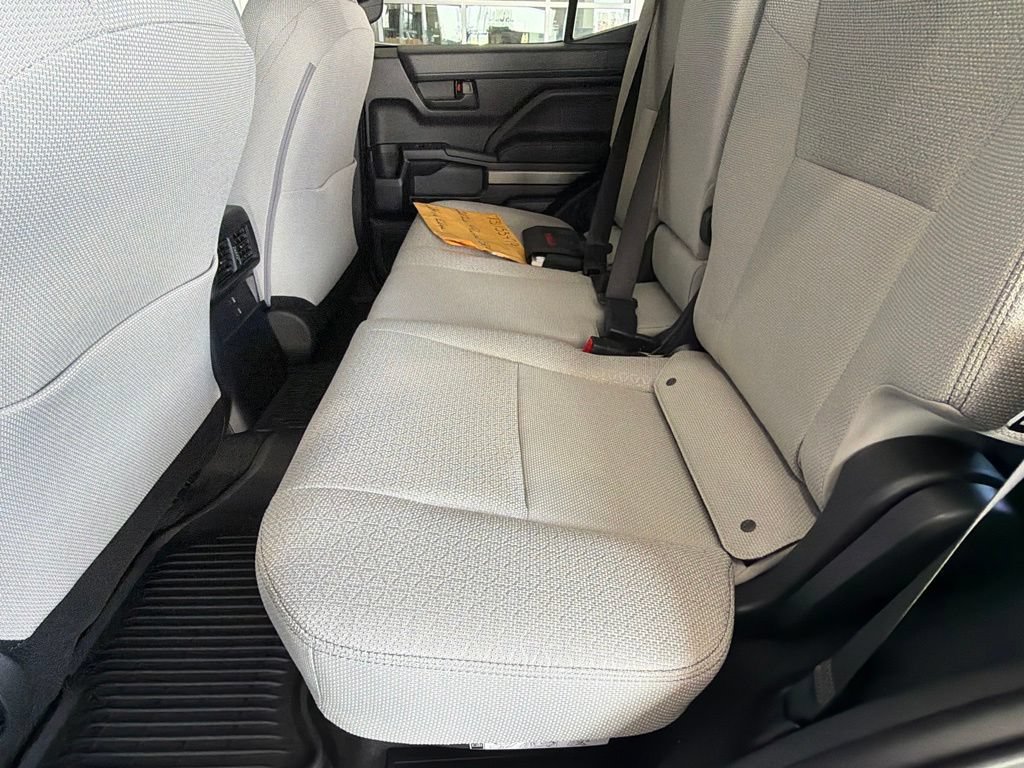 Certified 2026 Toyota 4Runner SR5 AWD/4WD image 33