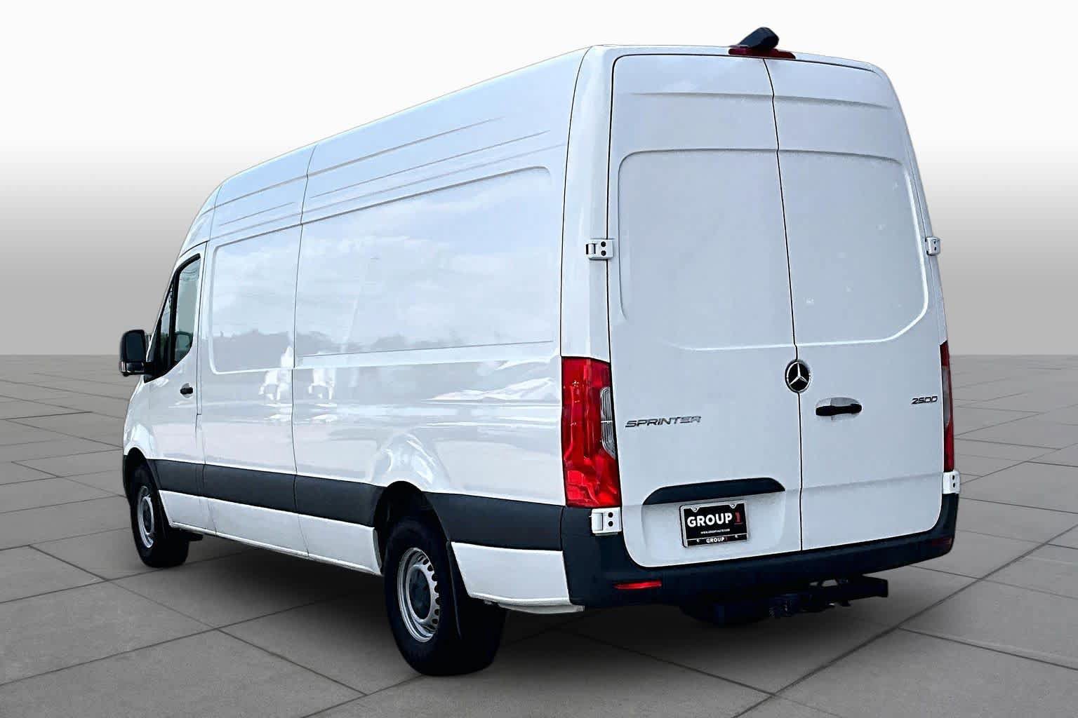Used 2025 Mercedes-Benz Sprinter 2500 image 12