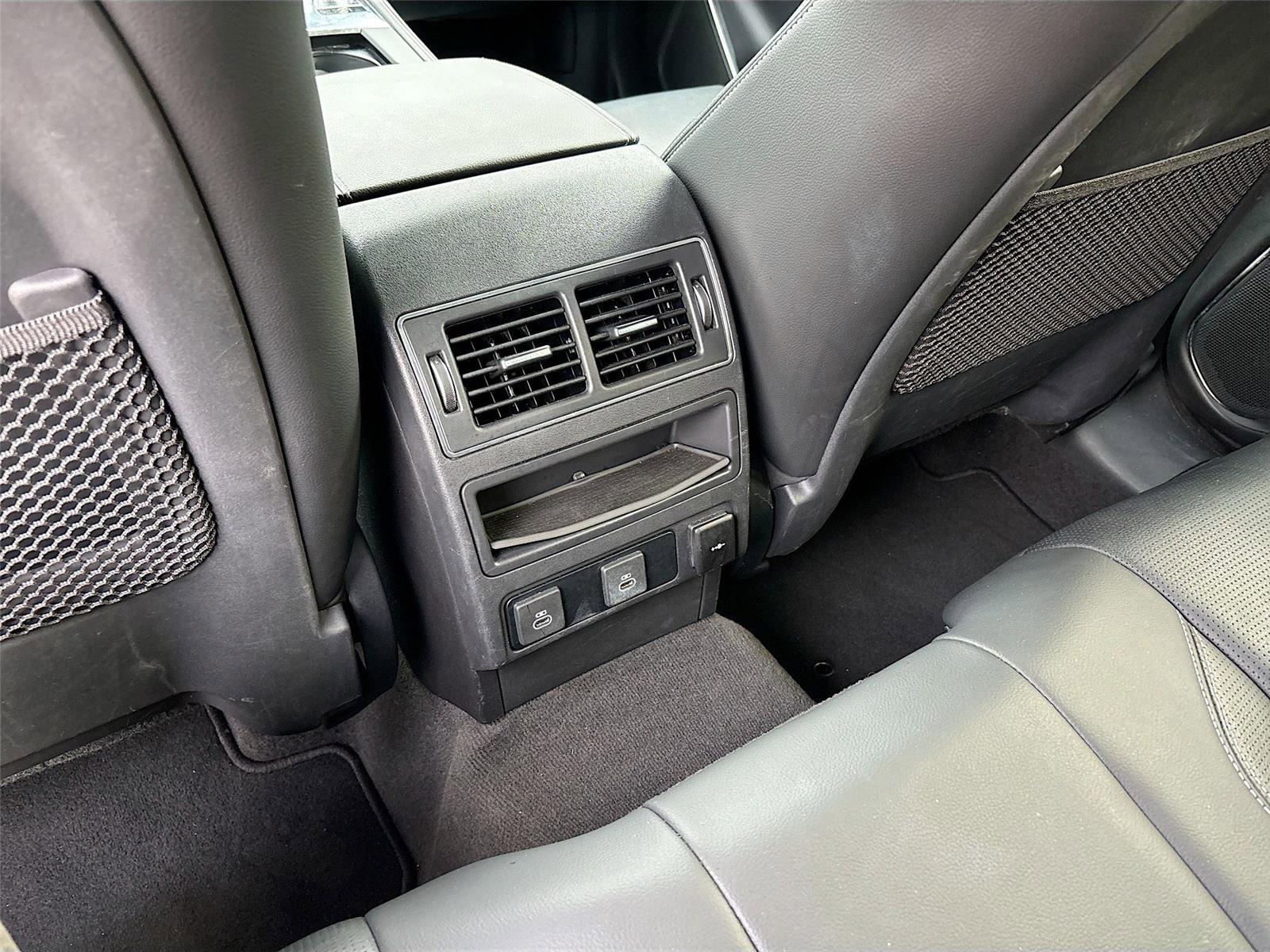 Used 2024 Jaguar F-PACE R-Dynamic S image 28