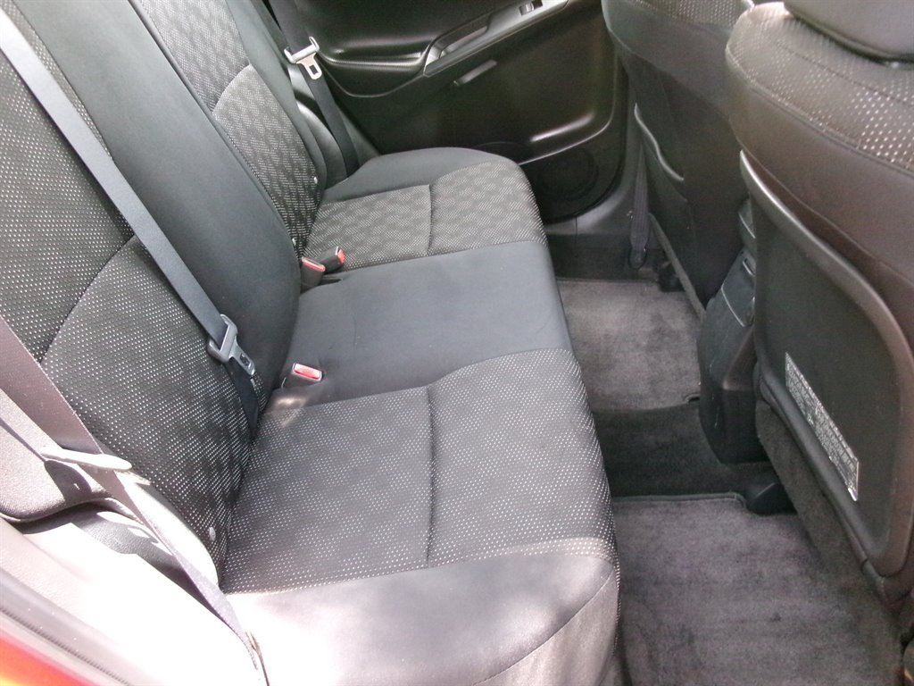 Used 2009 Pontiac Vibe w/ Preferred Package FWD image 23