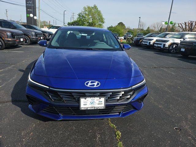 Certified 2025 Hyundai Elantra SEL w/ Cargo Package image 3