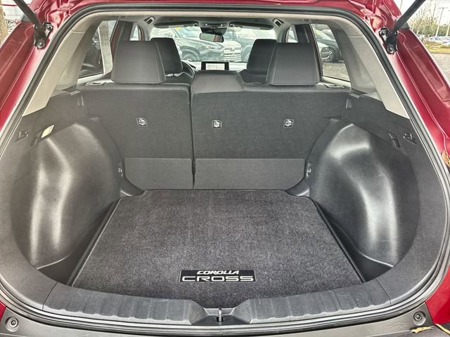 Used 2023 Toyota Corolla Cross LE image 31