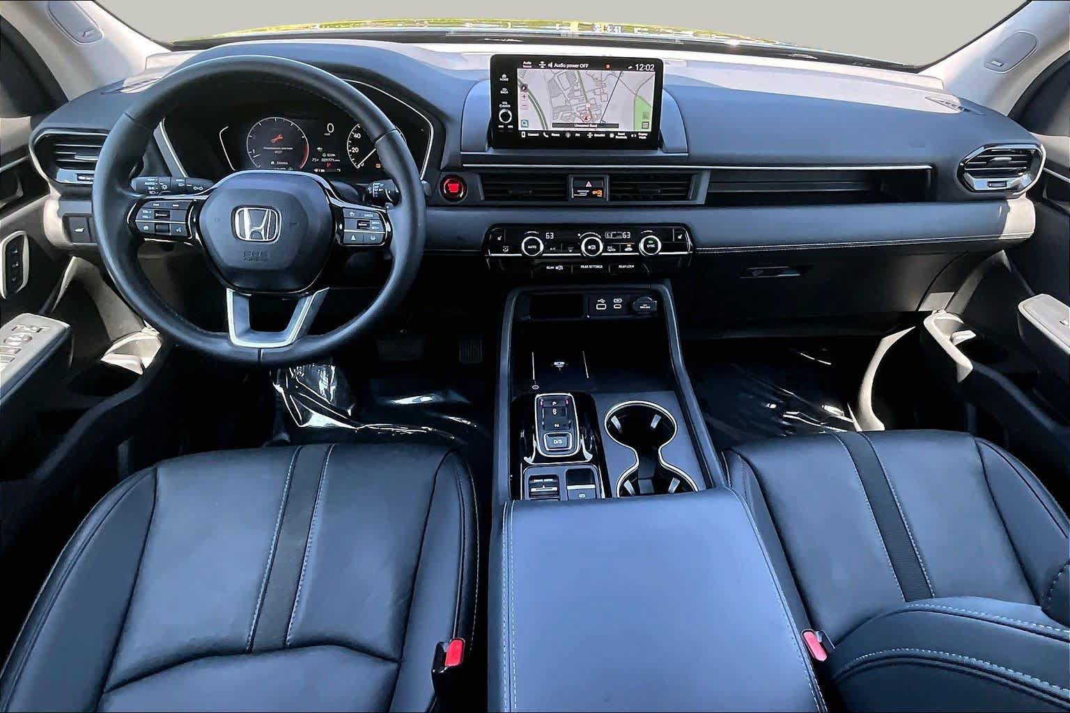 Used 2024 Honda Pilot Touring image 16