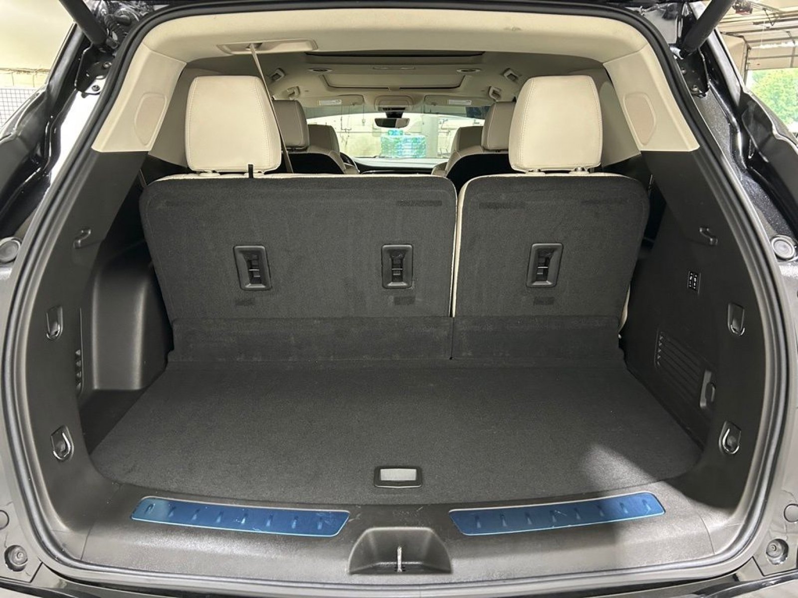 Used 2024 Buick Enclave Avenir w/ Avenir Technology Package FWD image 28