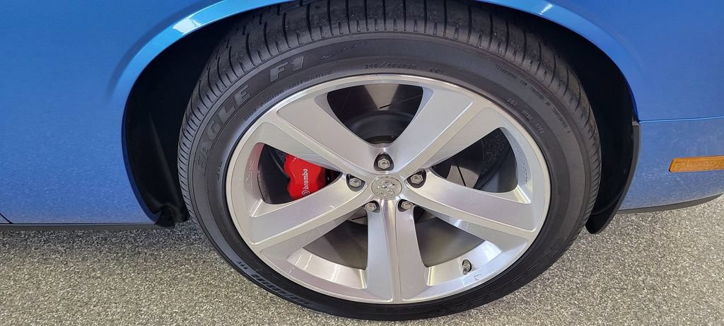Used 2009 Dodge Challenger SRT8 w/ SRT Option Group II RWD image 5