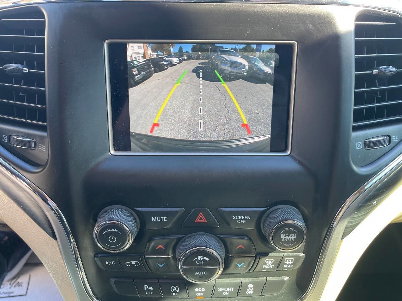 Used 2019 Jeep Grand Cherokee Laredo image 17