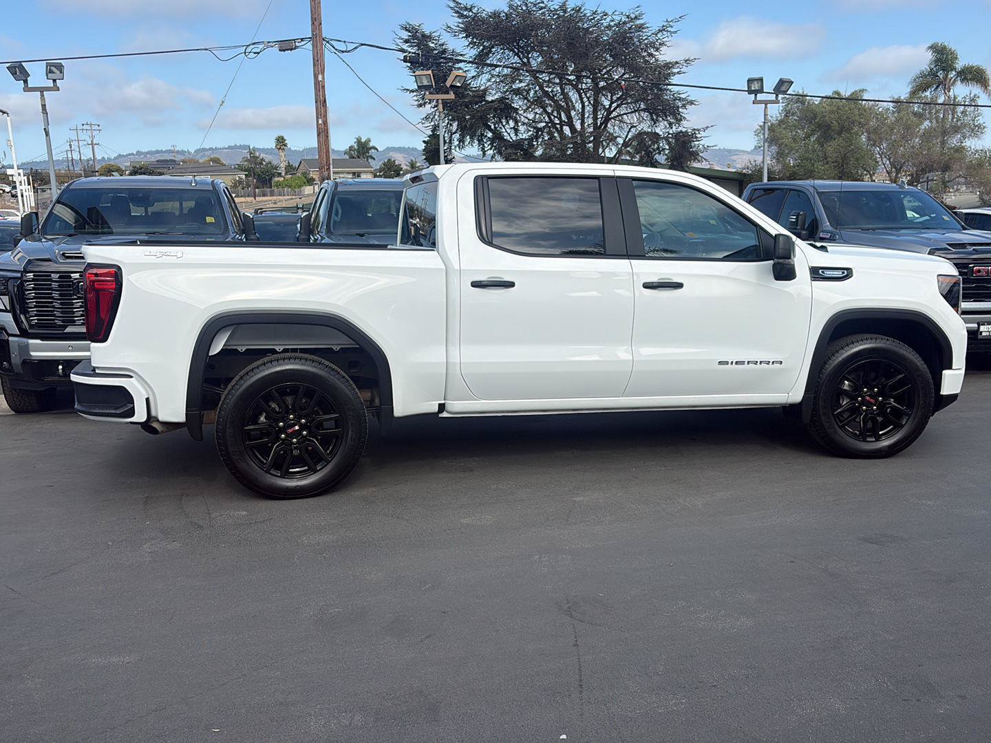 Used 2026 GMC Sierra 1500 Pro w/ Graphite Edition AWD/4WD image 3
