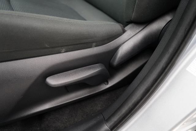 Used 2022 Toyota RAV4 LE image 13