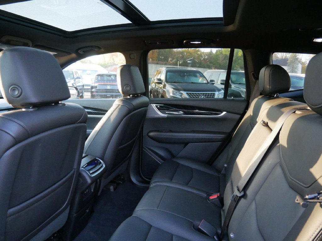 Used 2021 Cadillac XT6 Premium Luxury w/ LPO, ONYX Package AWD/4WD image 11
