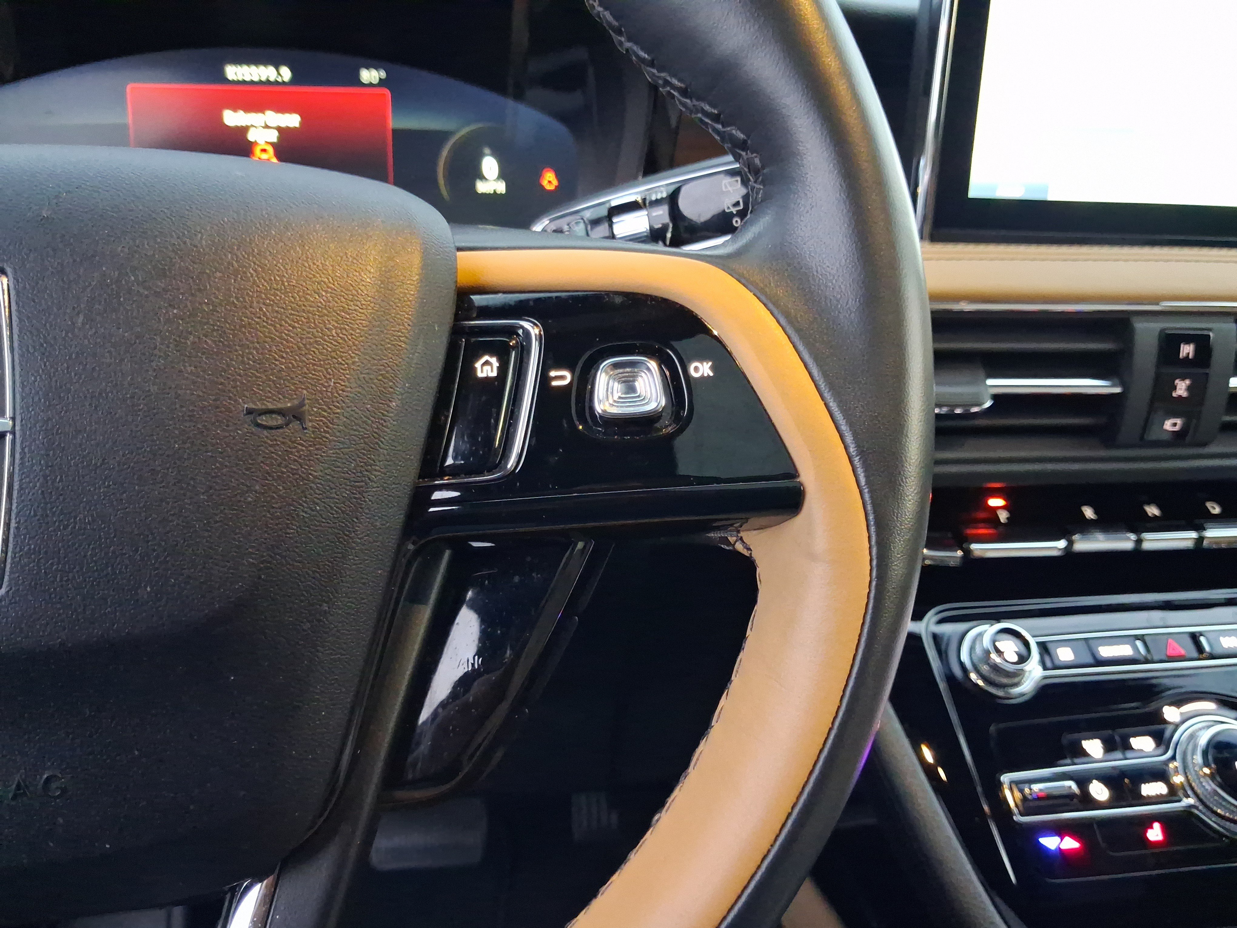 Certified 2022 Lincoln Corsair Reserve w/ Sport Package AWD/4WD image 16