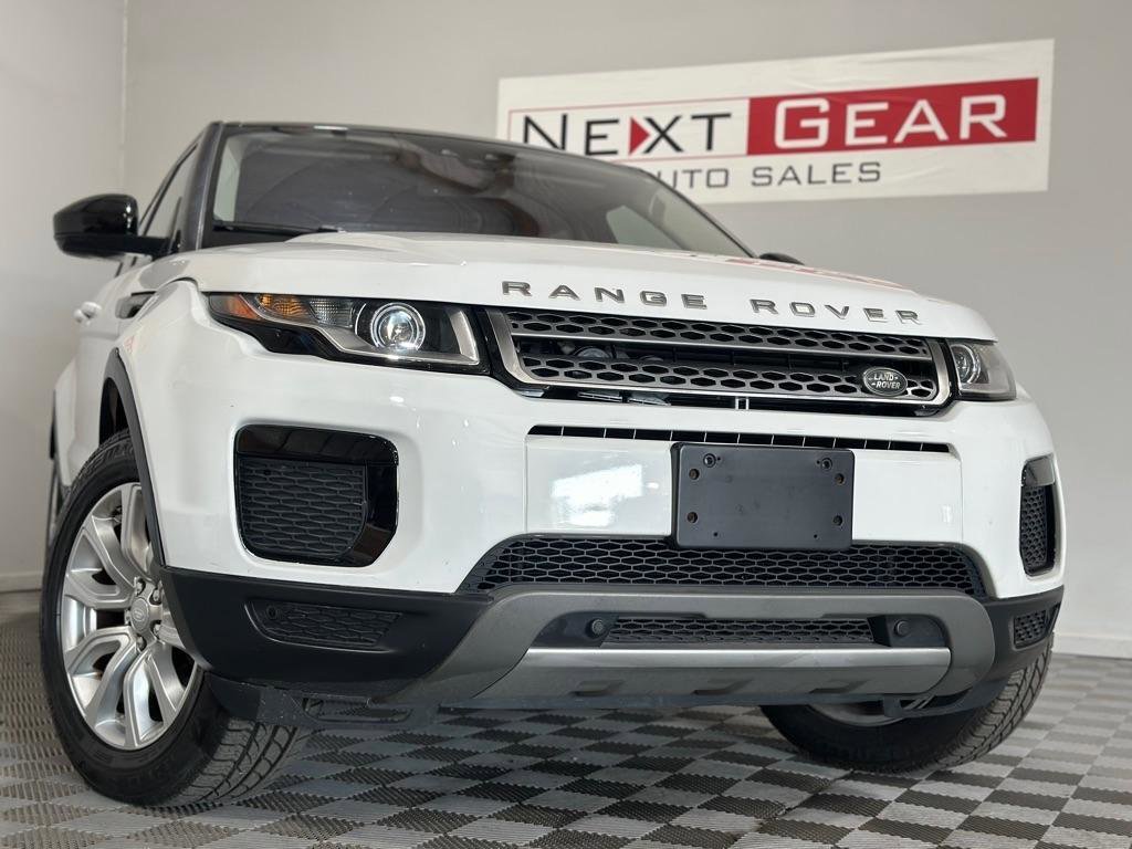 Used 2018 Land Rover Range Rover Evoque SE image 4
