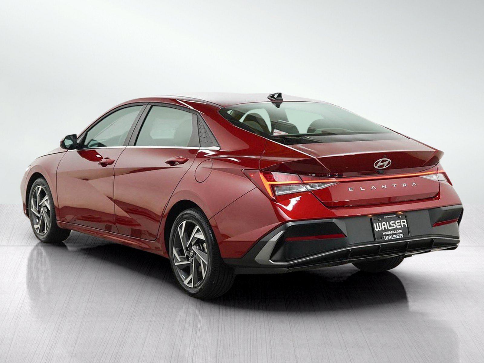 Used 2025 Hyundai Elantra SEL FWD image 4