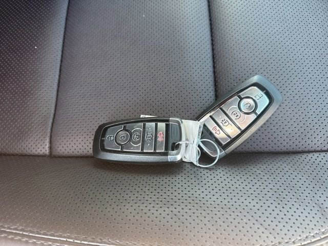Used 2026 Ford Explorer Platinum w/ LUX Leather Package AWD/4WD image 9