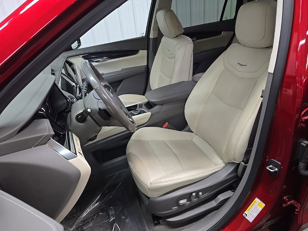 Used 2021 Cadillac XT6 Premium Luxury image 30