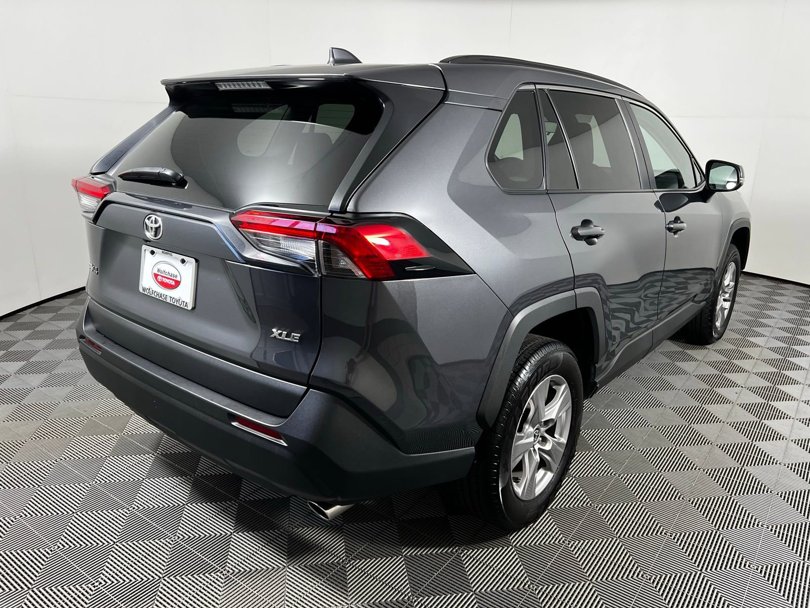 Used 2024 Toyota RAV4 XLE FWD image 5