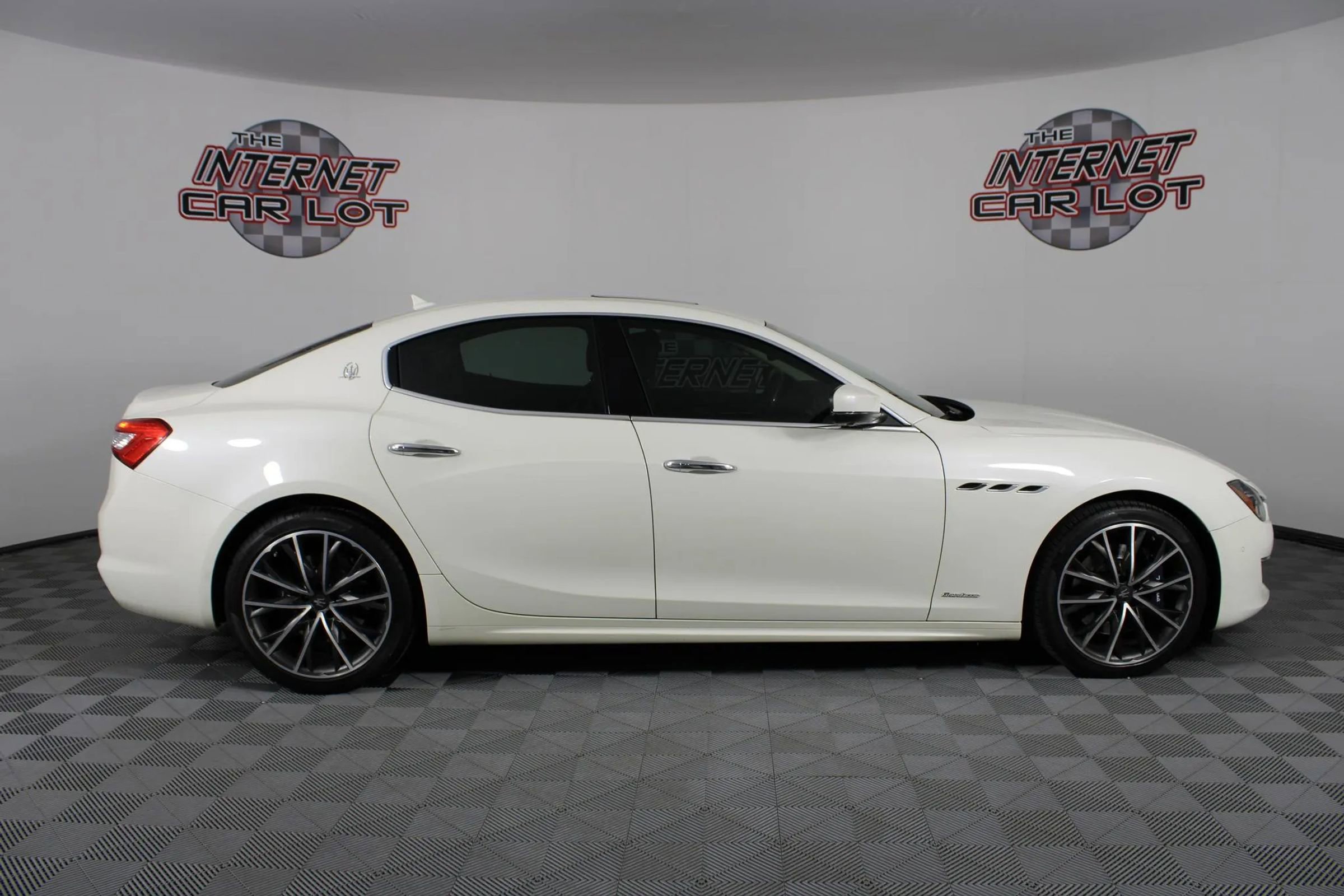Used 2019 Maserati Ghibli S GranLusso image 8