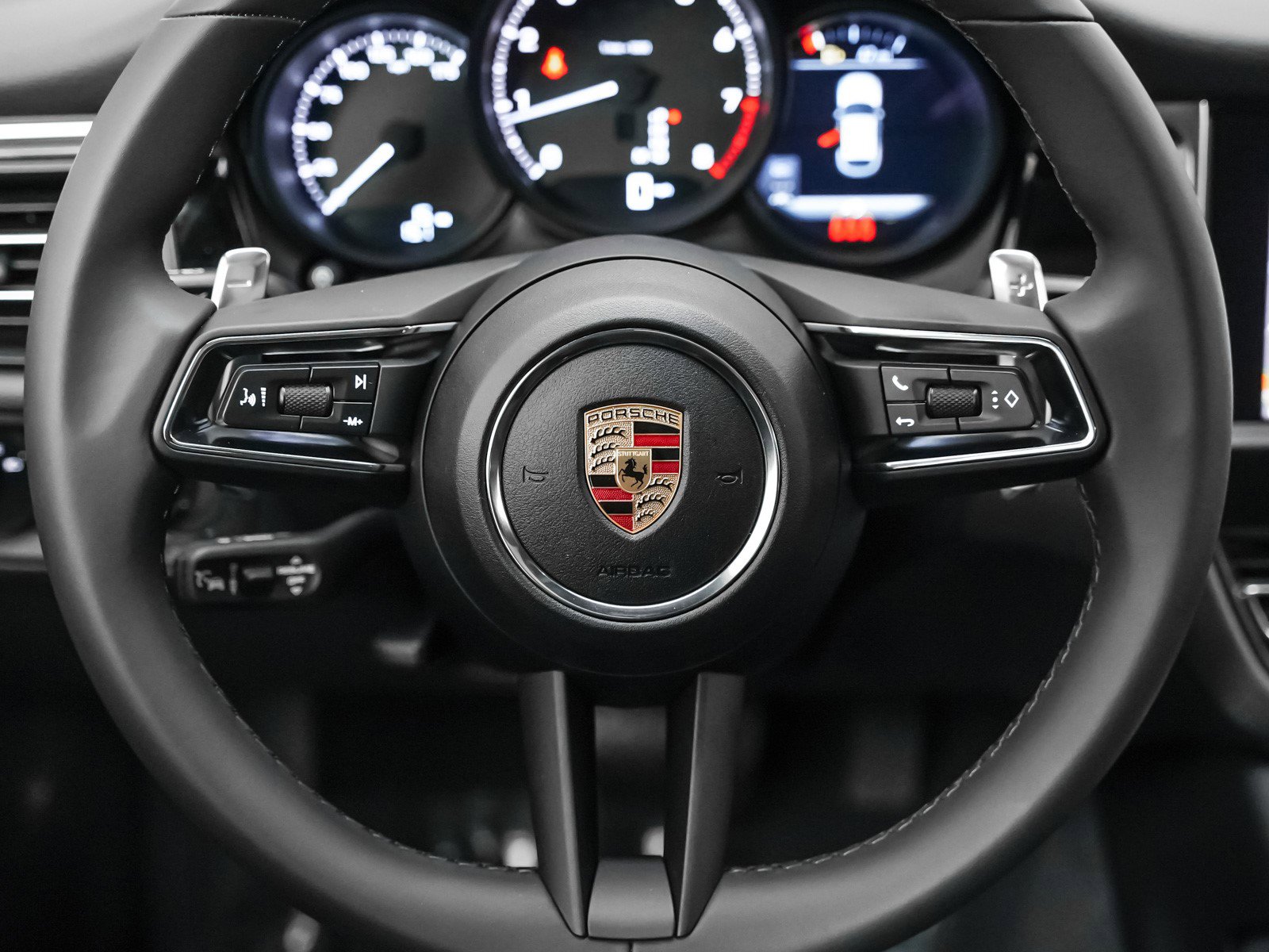 New 2026 Porsche Macan image 17