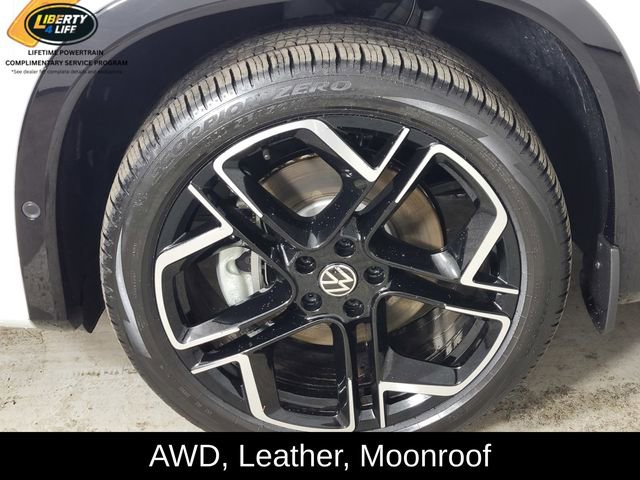 Used 2025 Volkswagen Tiguan SEL R-Line image 10