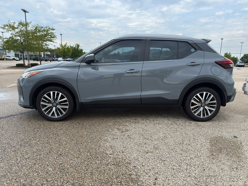 Used 2021 Nissan Kicks SV FWD image 2