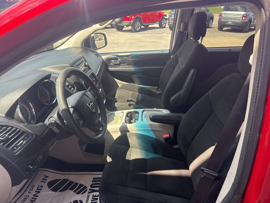 Used 2016 Dodge Grand Caravan SXT FWD image 7