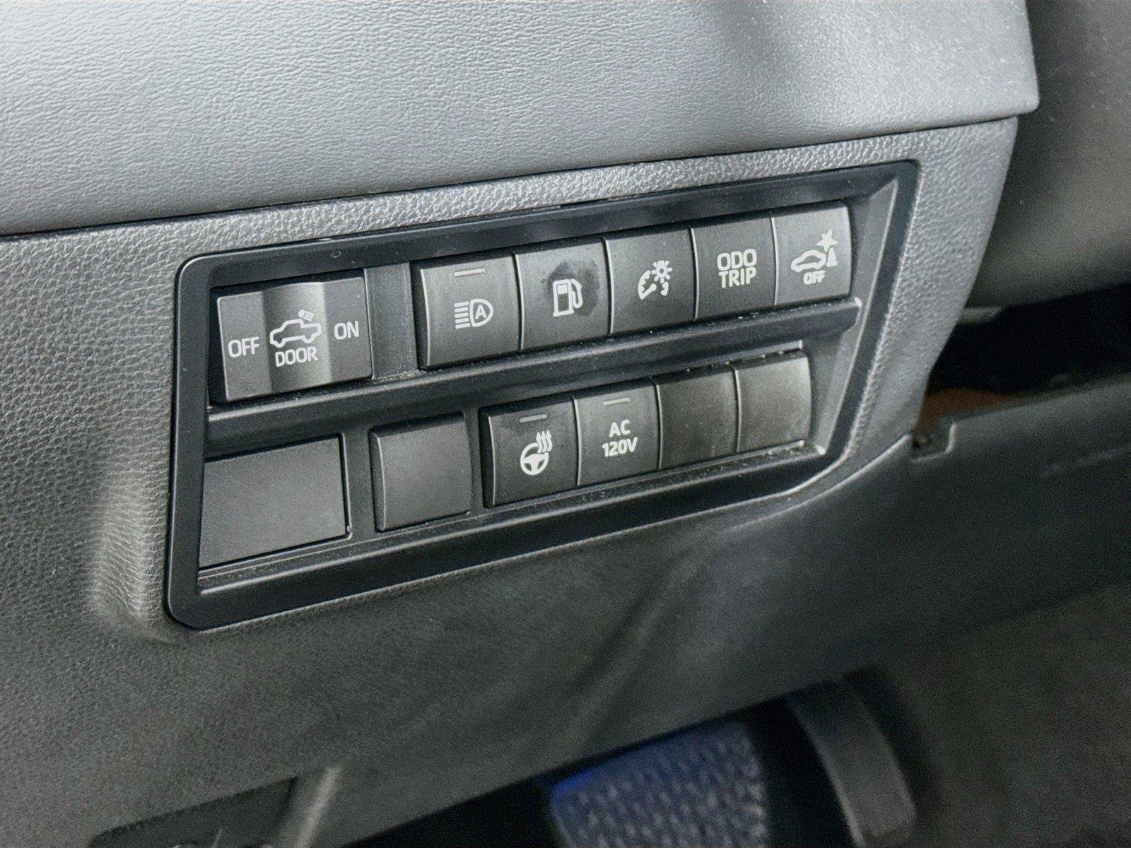 Used 2024 Toyota Tundra Platinum AWD/4WD image 16