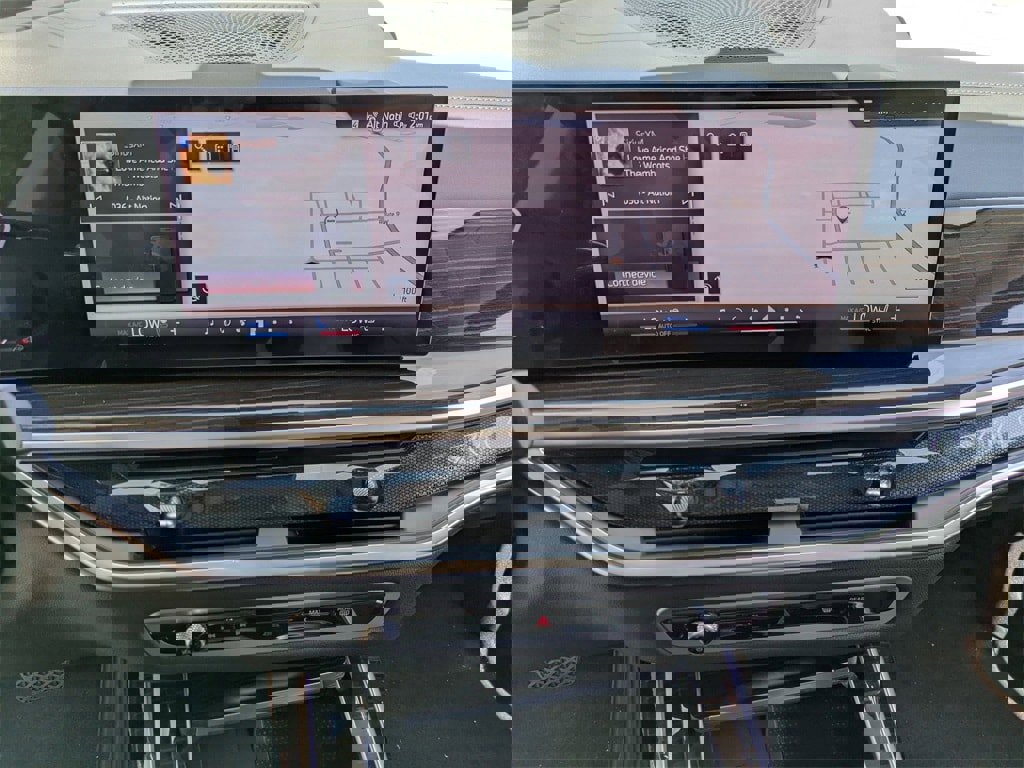 New 2026 BMW X7 xDrive40i w/ Premium Package image 14