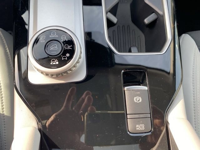 New 2025 Mitsubishi Outlander SE image 32