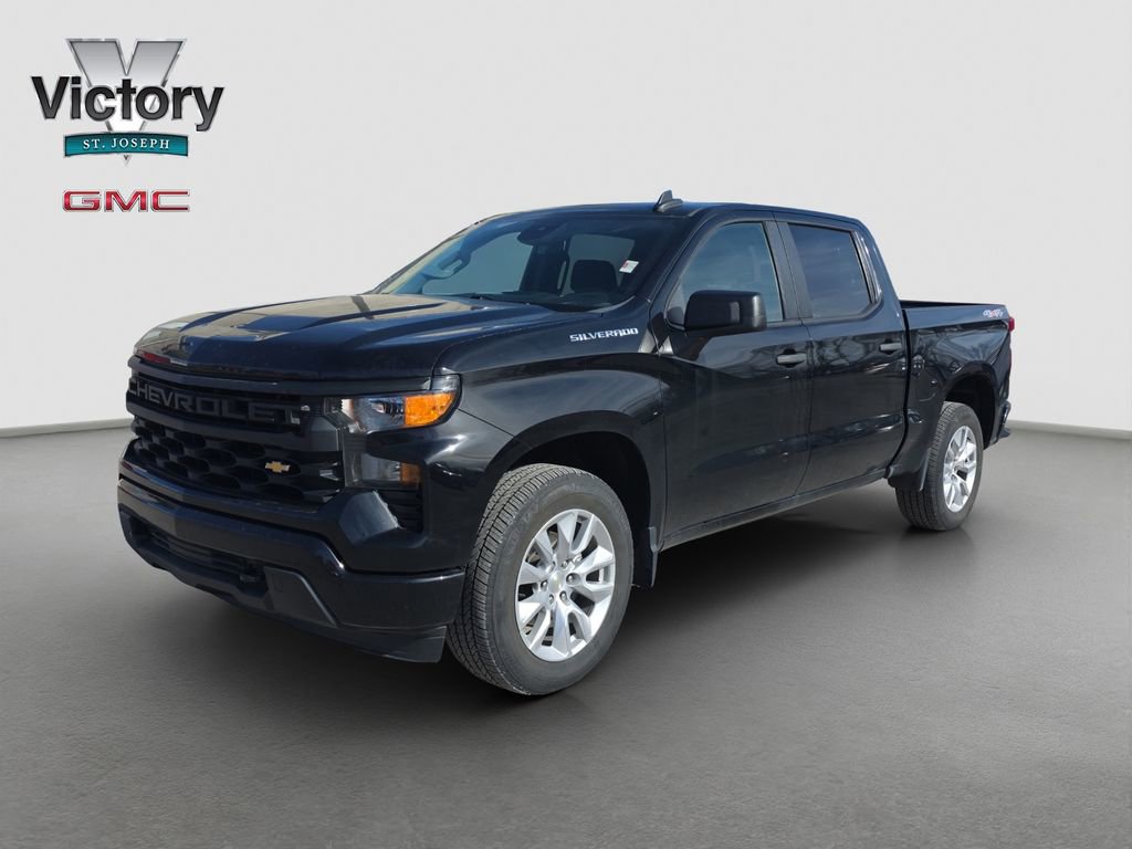 Used 2023 Chevrolet Silverado 1500 Custom image 3
