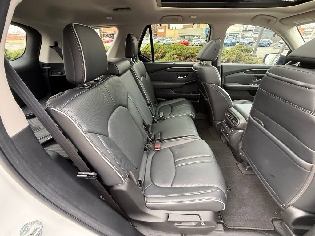 Used 2023 Honda Pilot Elite image 41
