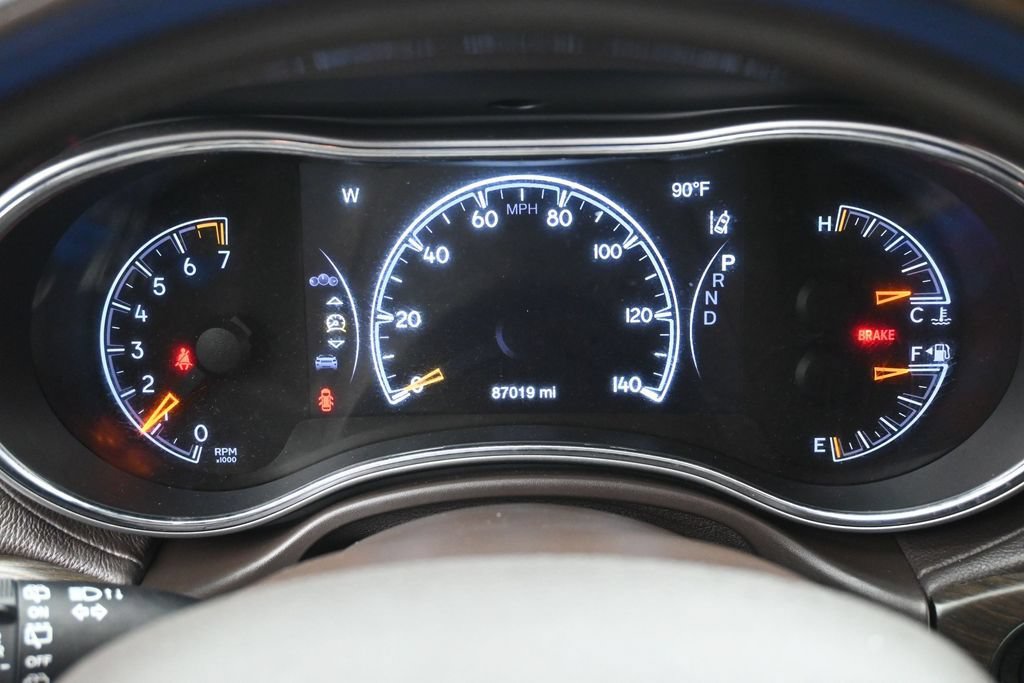 Used 2019 Jeep Grand Cherokee Overland AWD/4WD image 18