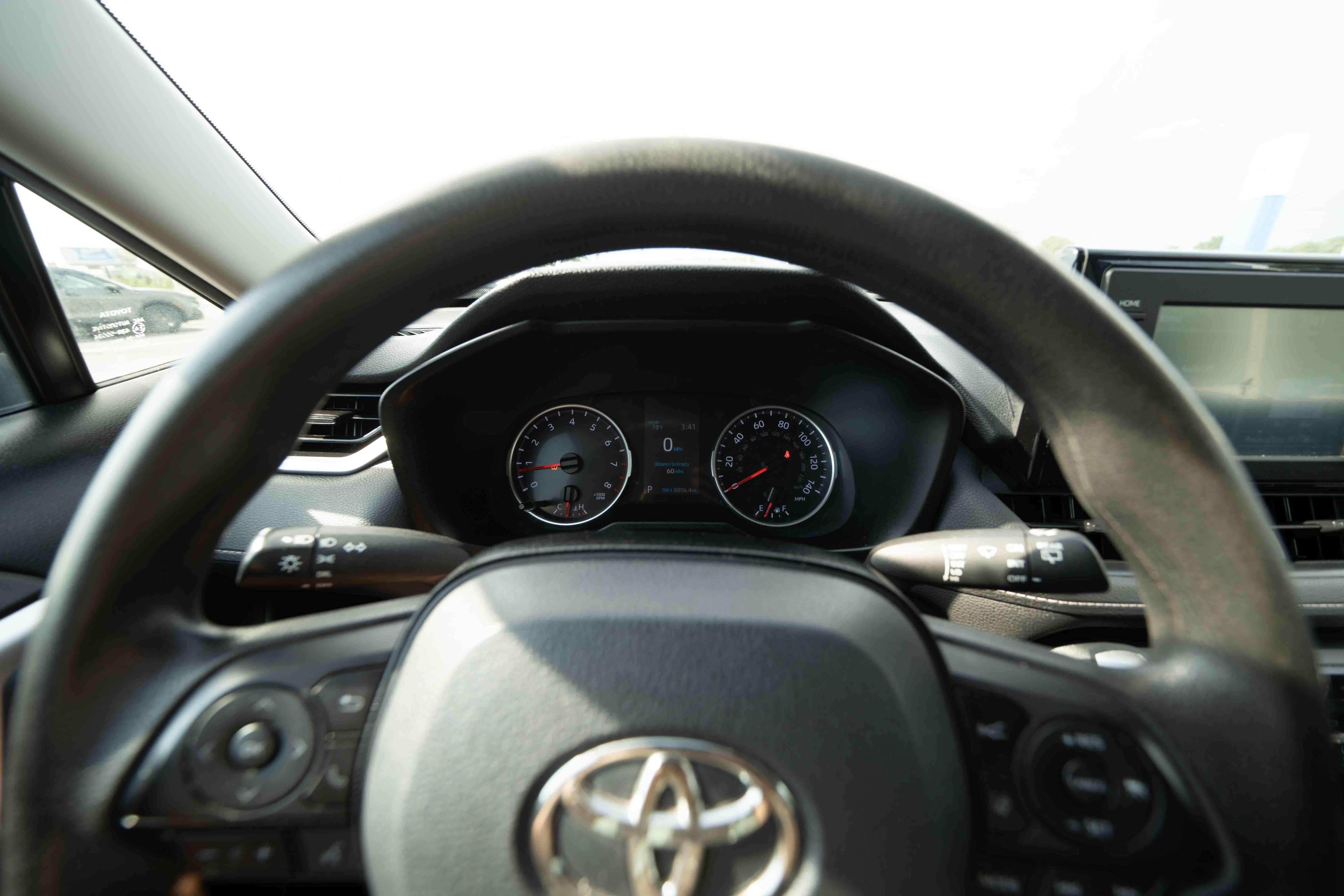 Used 2019 Toyota RAV4 LE AWD/4WD image 15