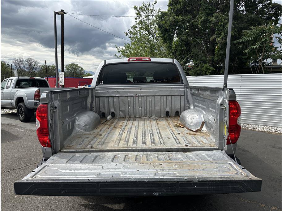 Used 2018 Toyota Tundra SR5 w/ SR5 Upgrade Package AWD/4WD image 30