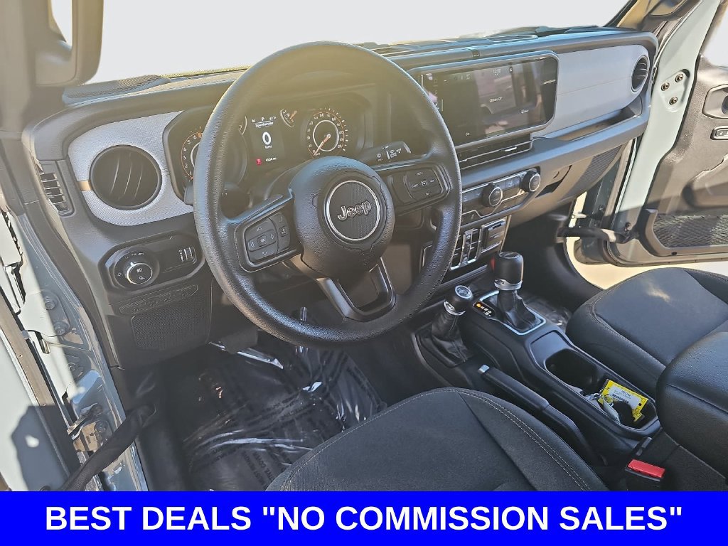 Used 2025 Jeep Gladiator Sport AWD/4WD image 15