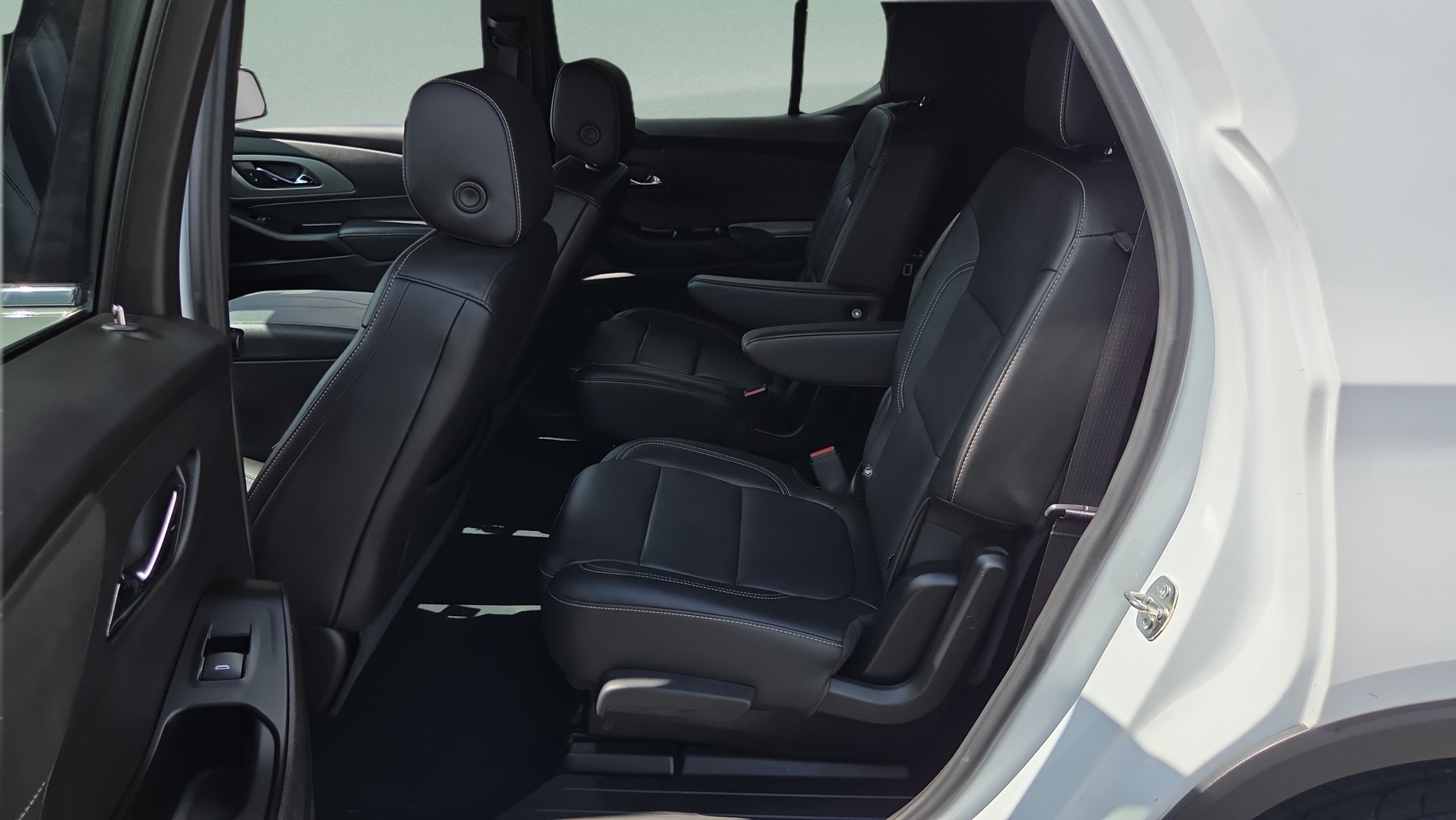 Certified 2023 Chevrolet Traverse LT FWD image 10